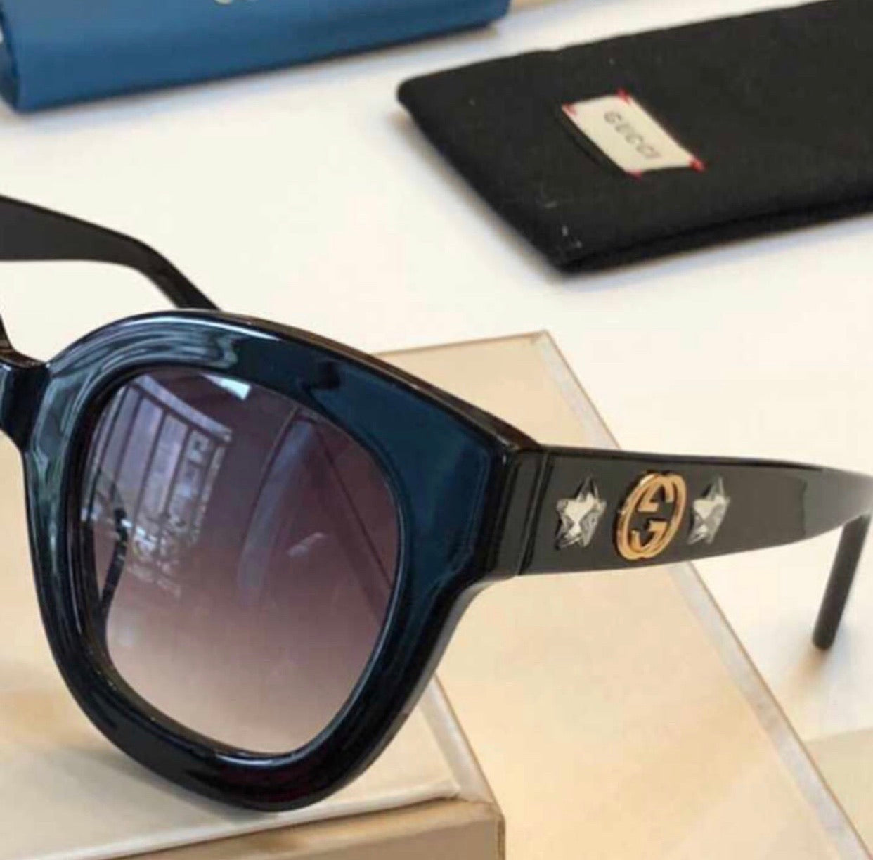 Round Frame Sunglasses with Star