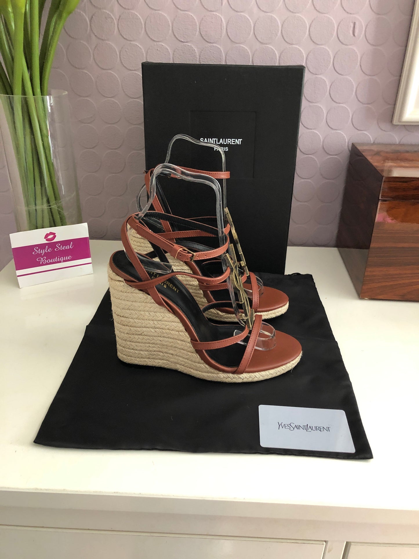 Cassandra Wedges