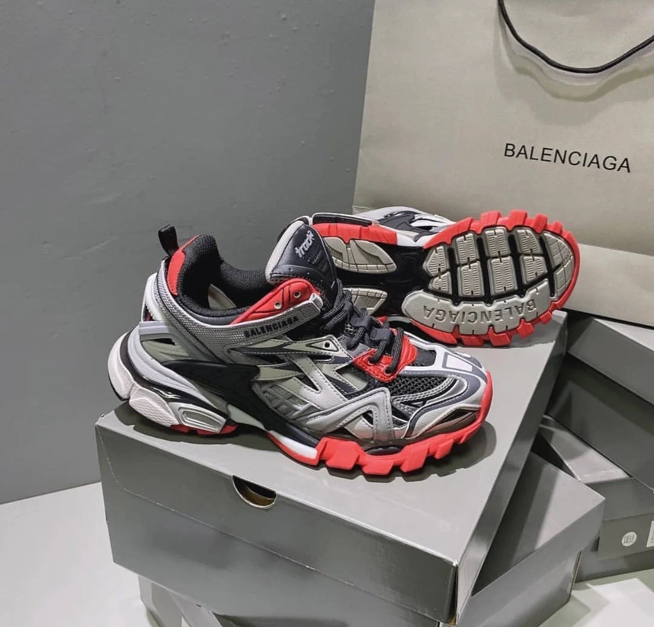 Track 2.0 Trainers
