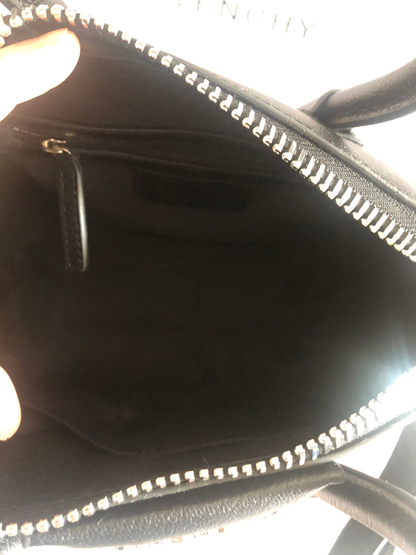 Antigona Grained Leather