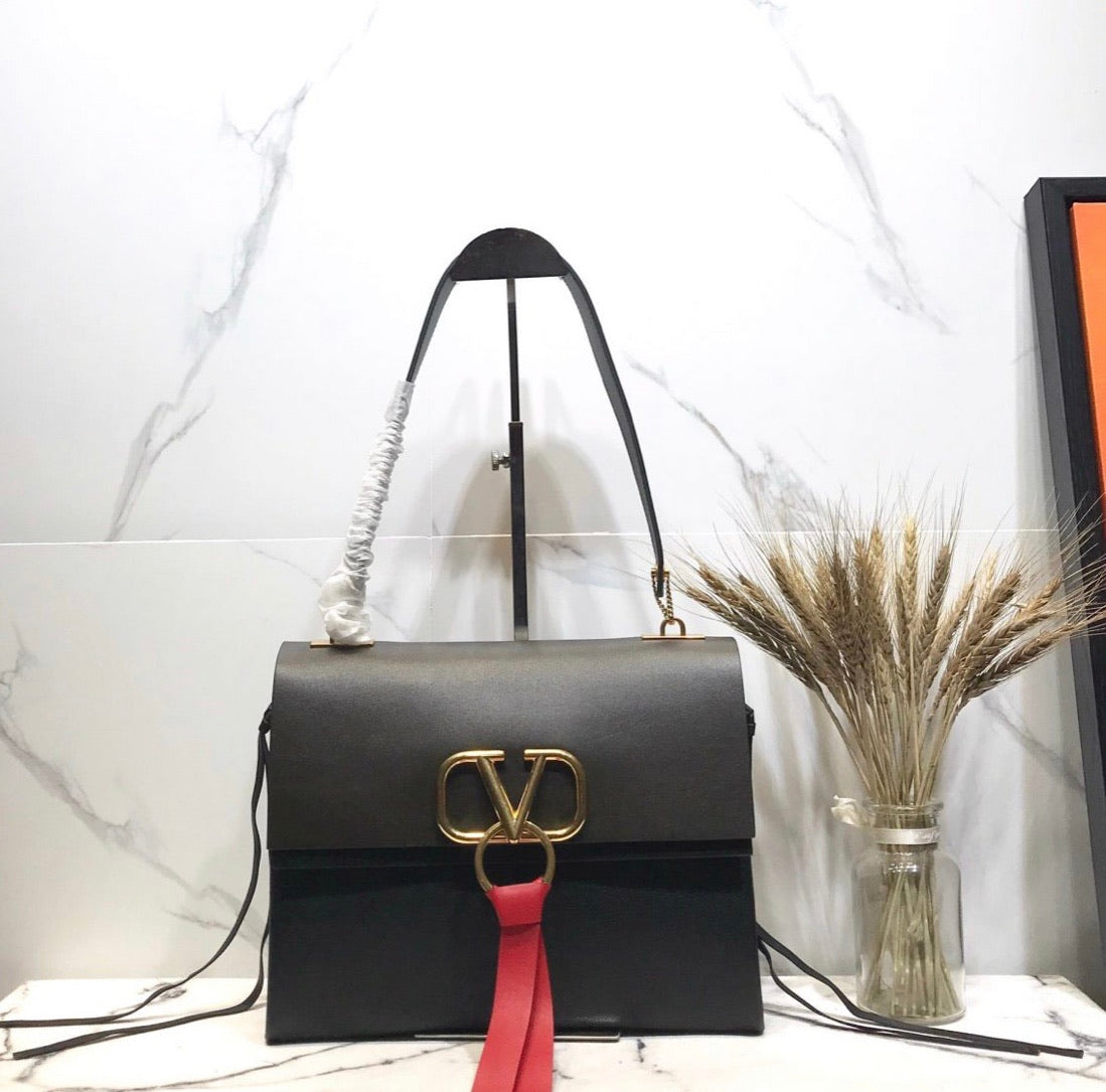V Ring Shoulder Bag