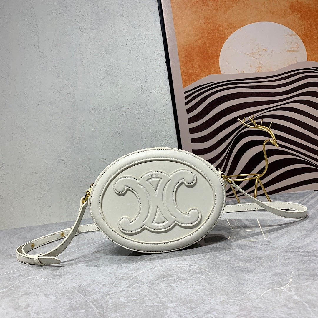Oval Crossbody Triomphe