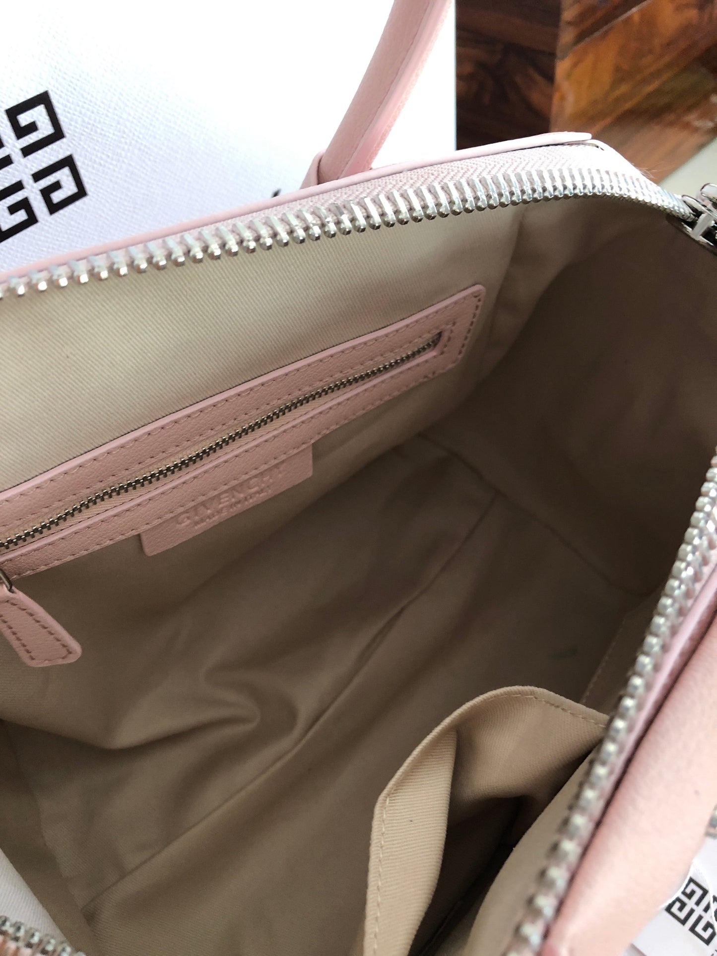 Antigona Grained Leather