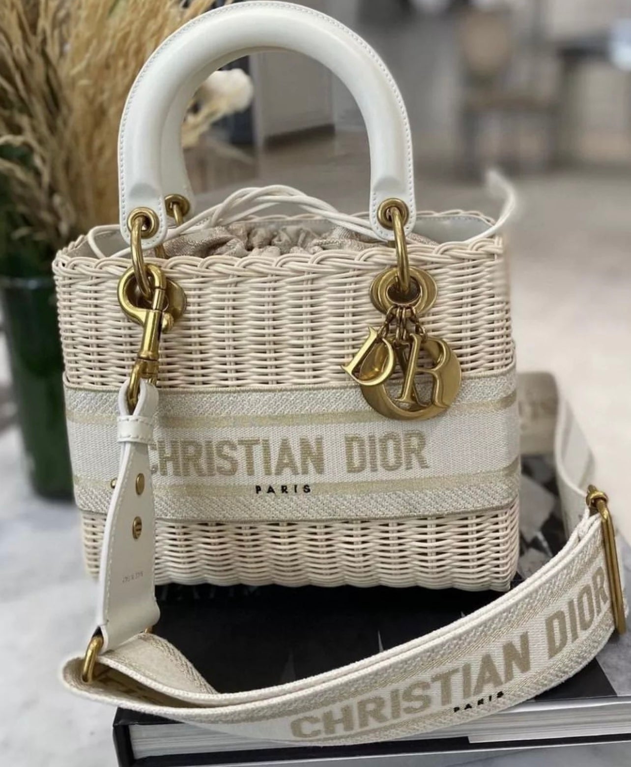 Medium Lady D Wicker