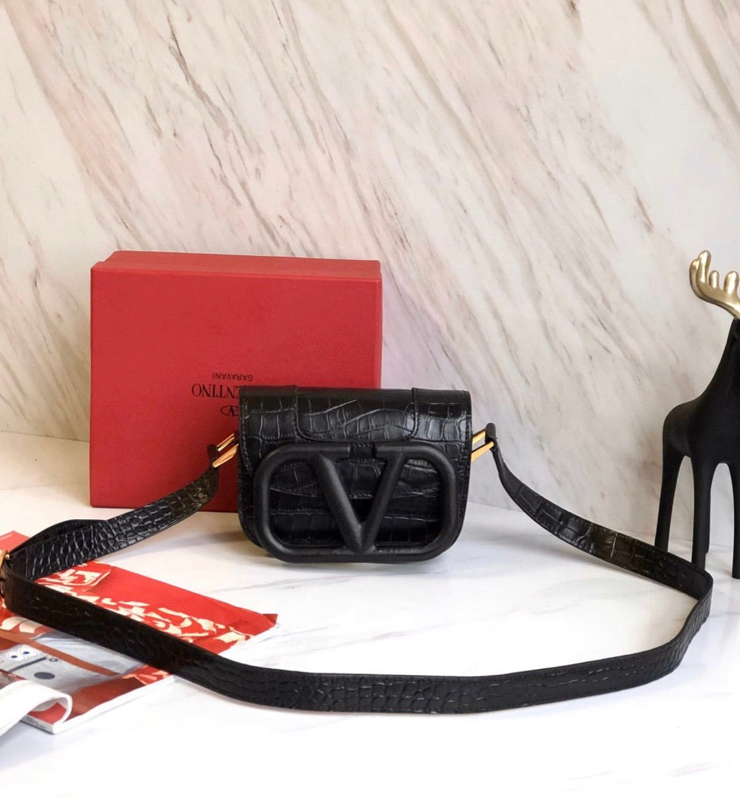 Supervee Matte Small Crossbody
