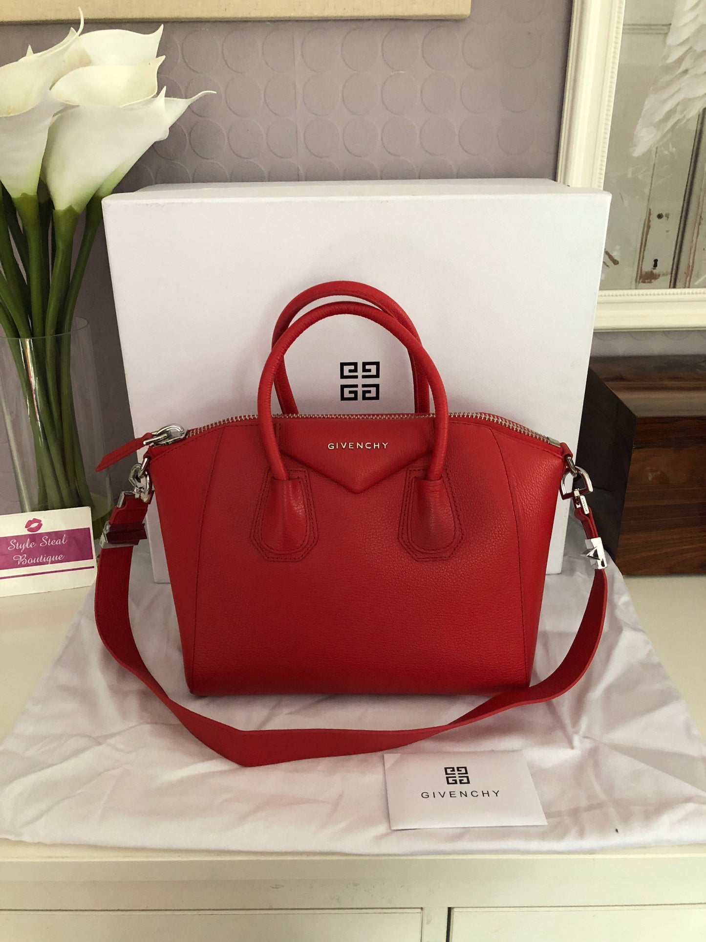 Antigona Grained Leather