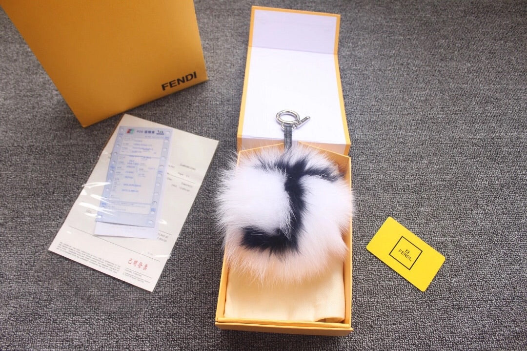 Initials Fur Pom
