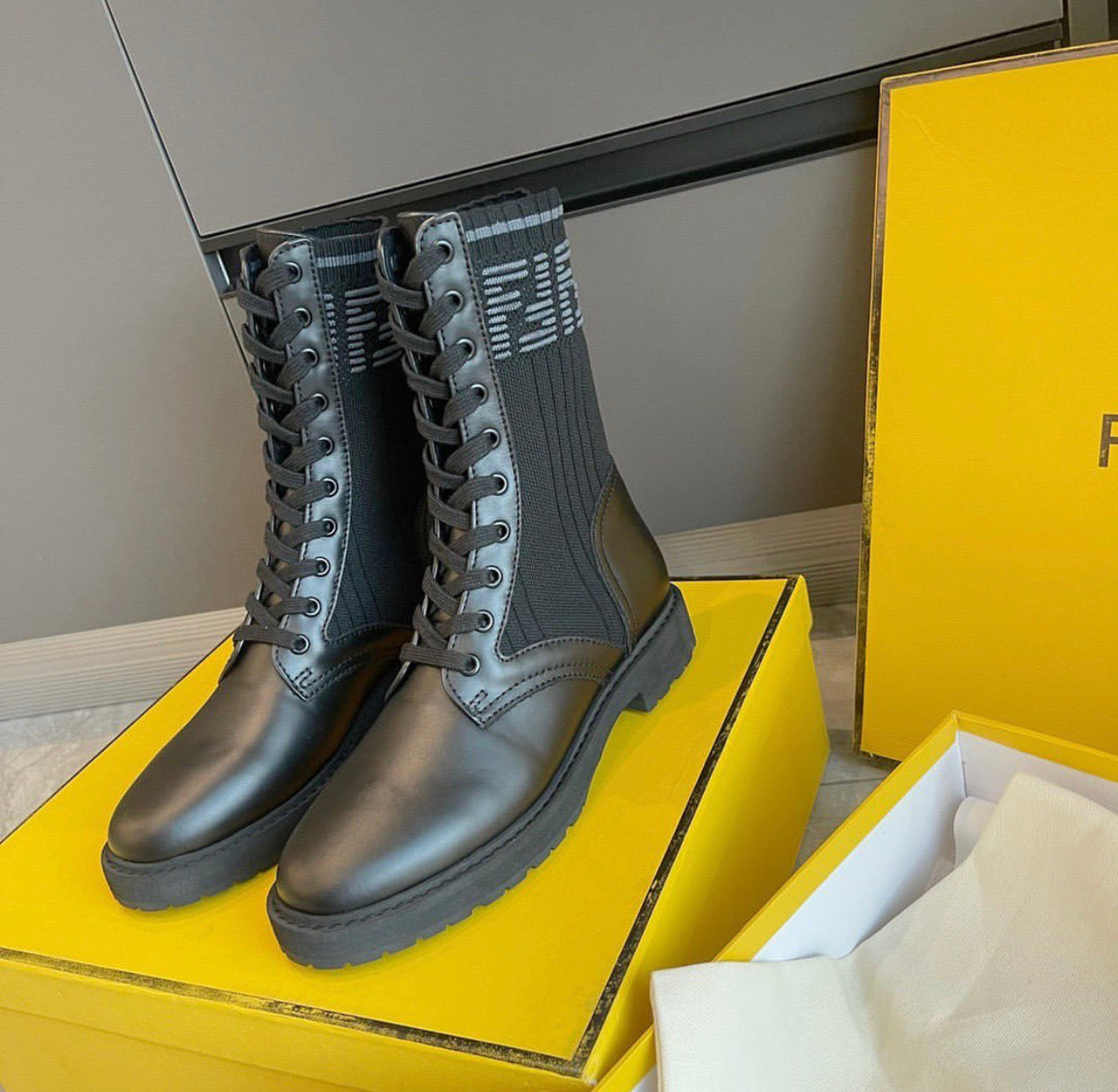 Rockoko Boots