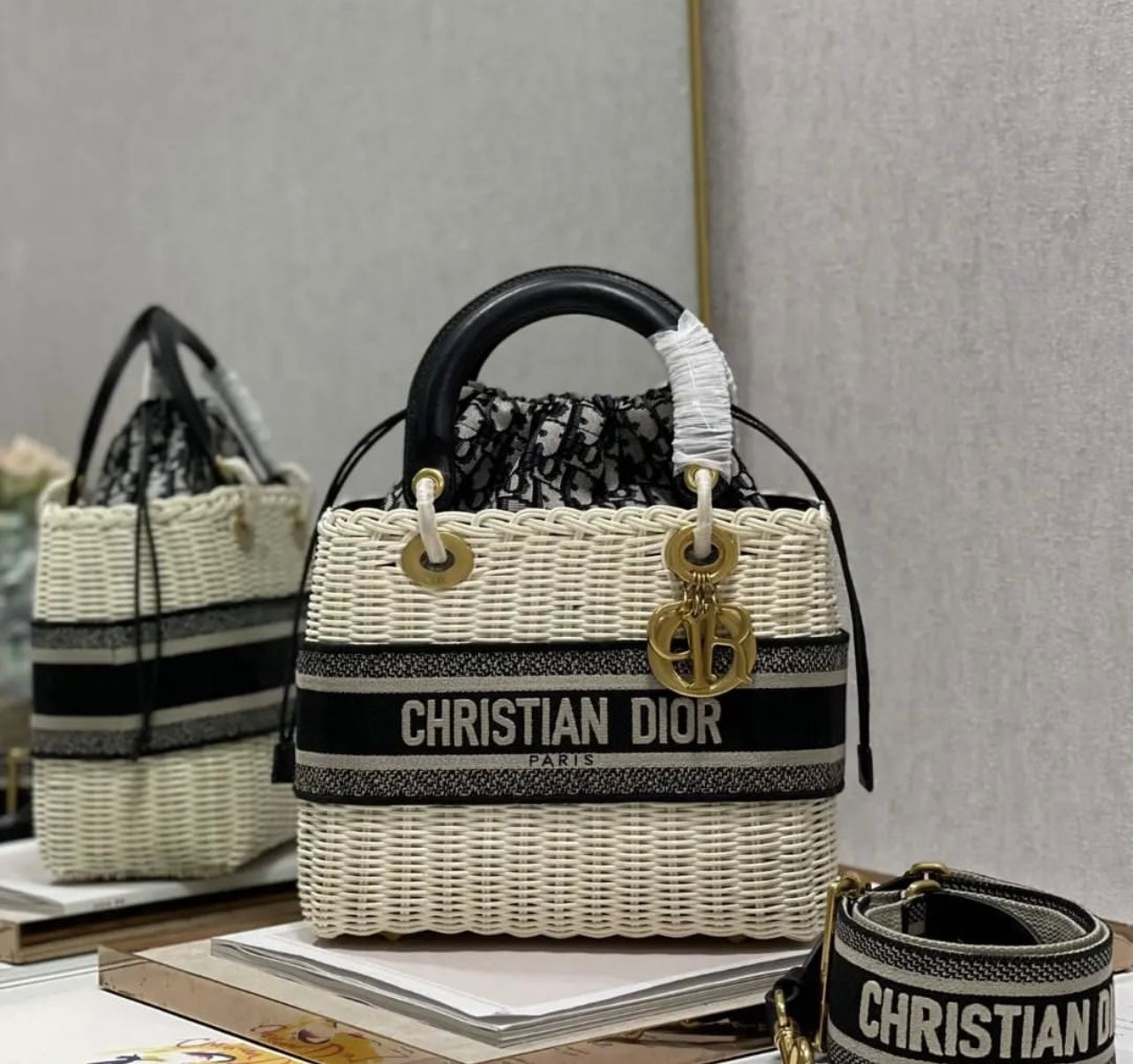 Medium Lady D Wicker
