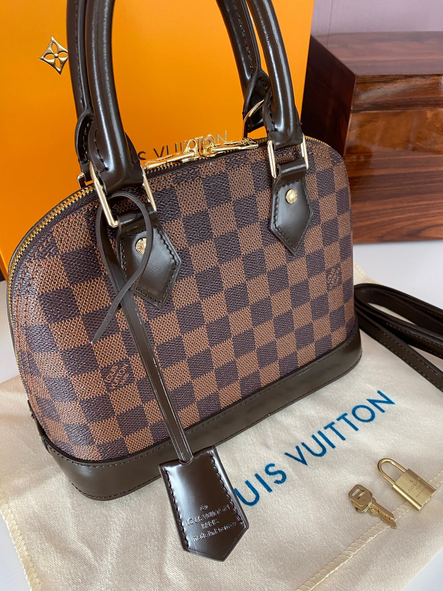 Alma Damier Ebene