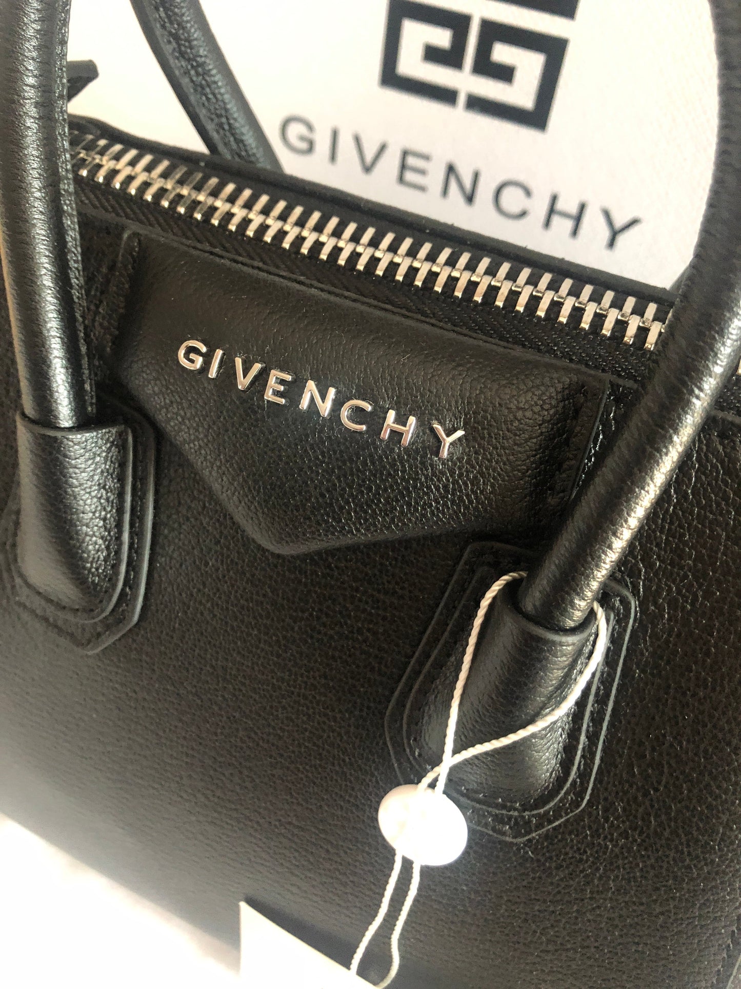 Antigona Grained Leather