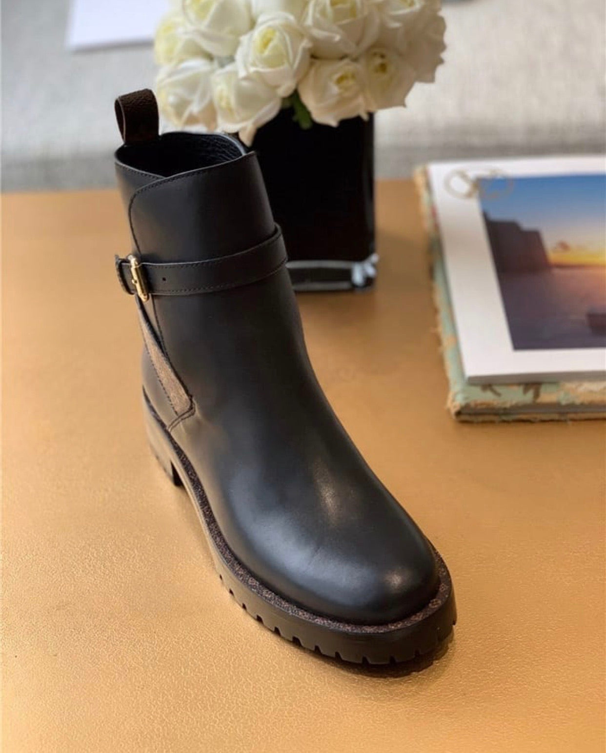 Discovery Flat Boots