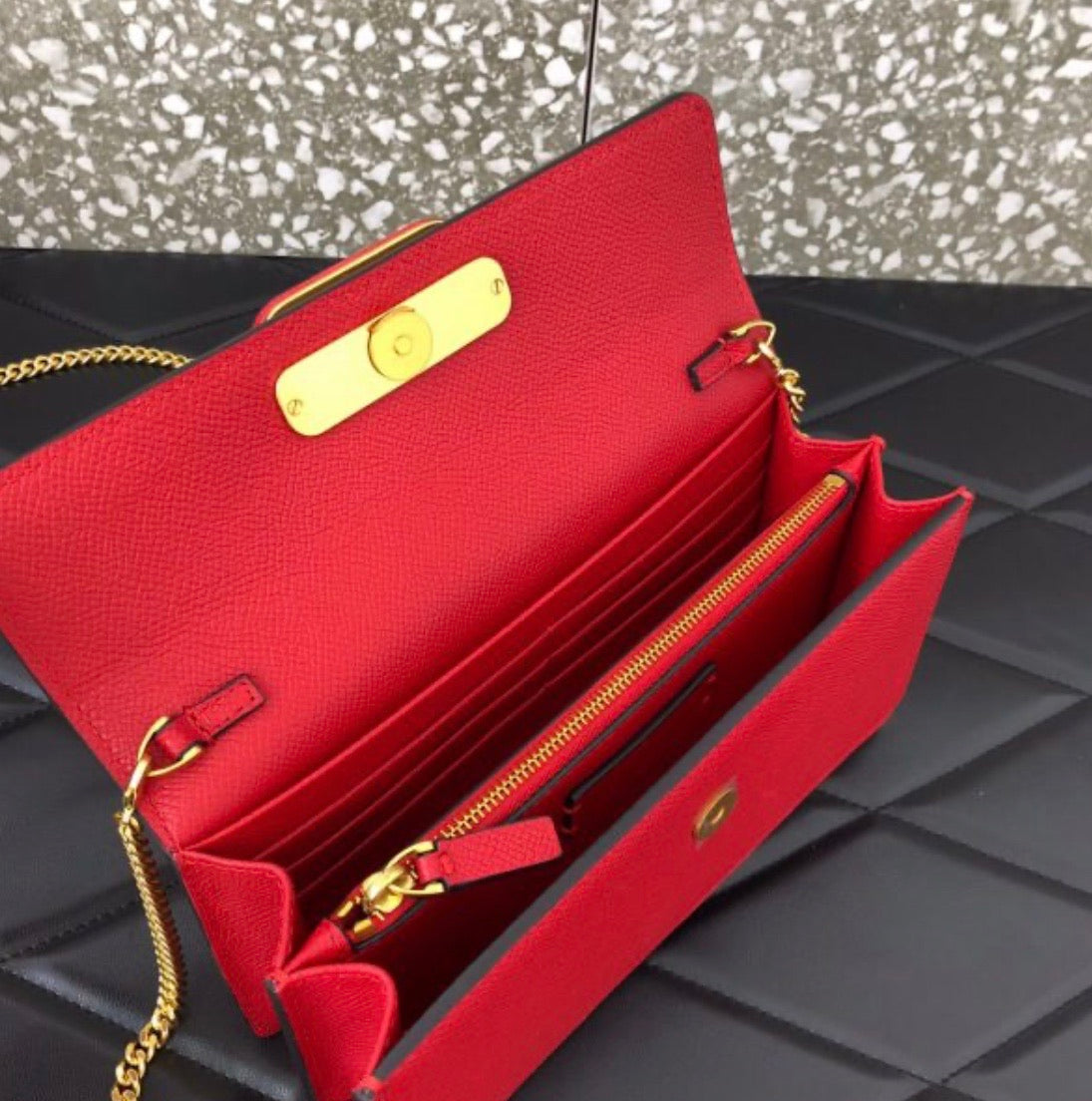 V Logo Clutch
