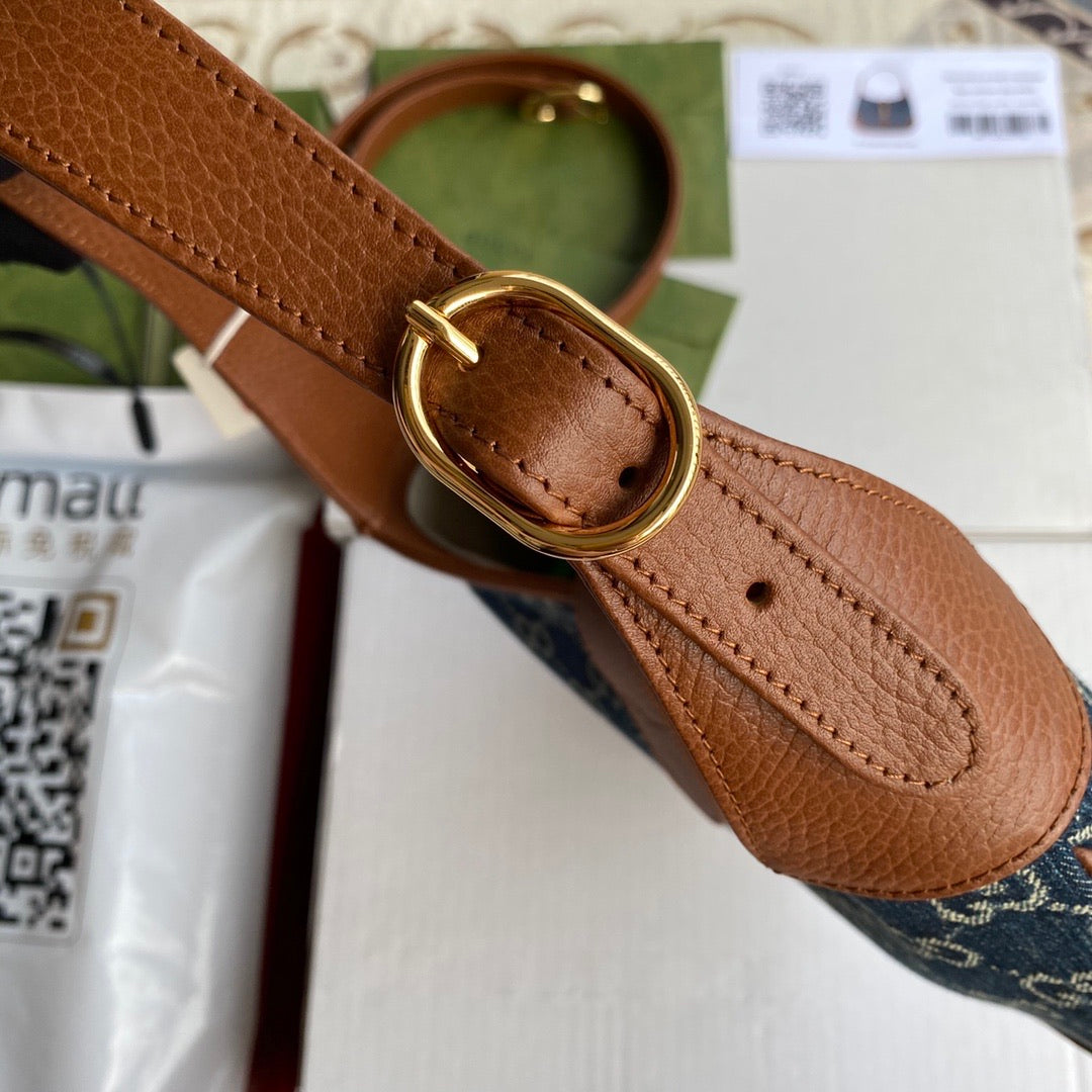 Jackie Small Shoulder Bag
