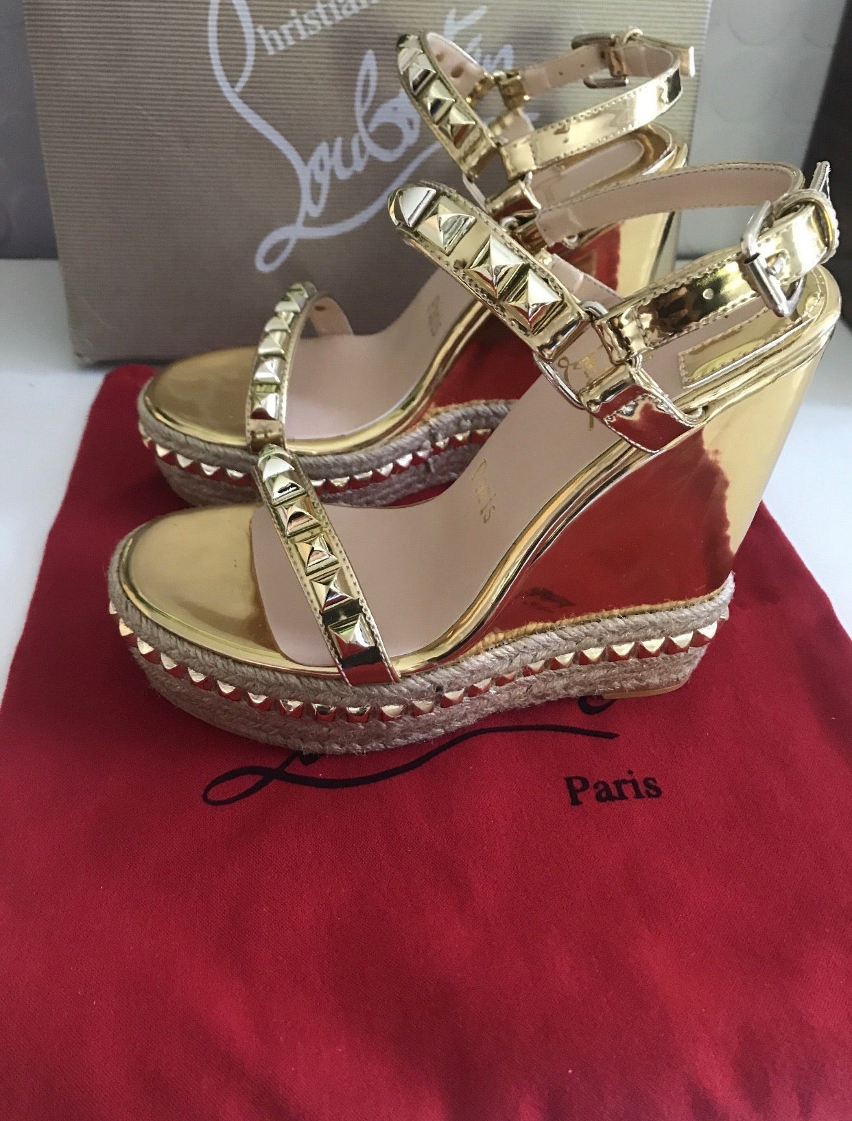 Stud Wedges