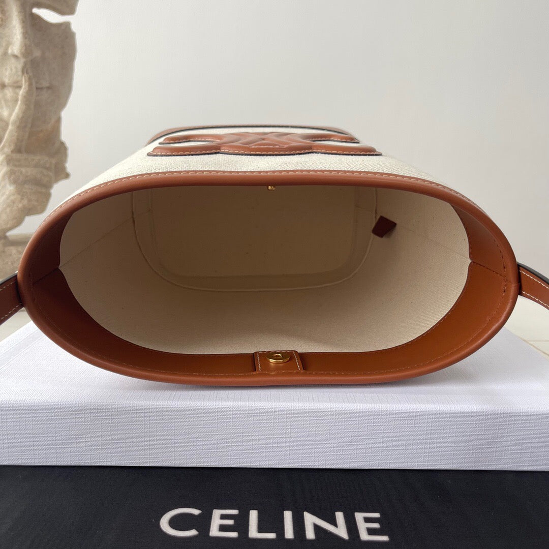 Triomphe Bucket Bag