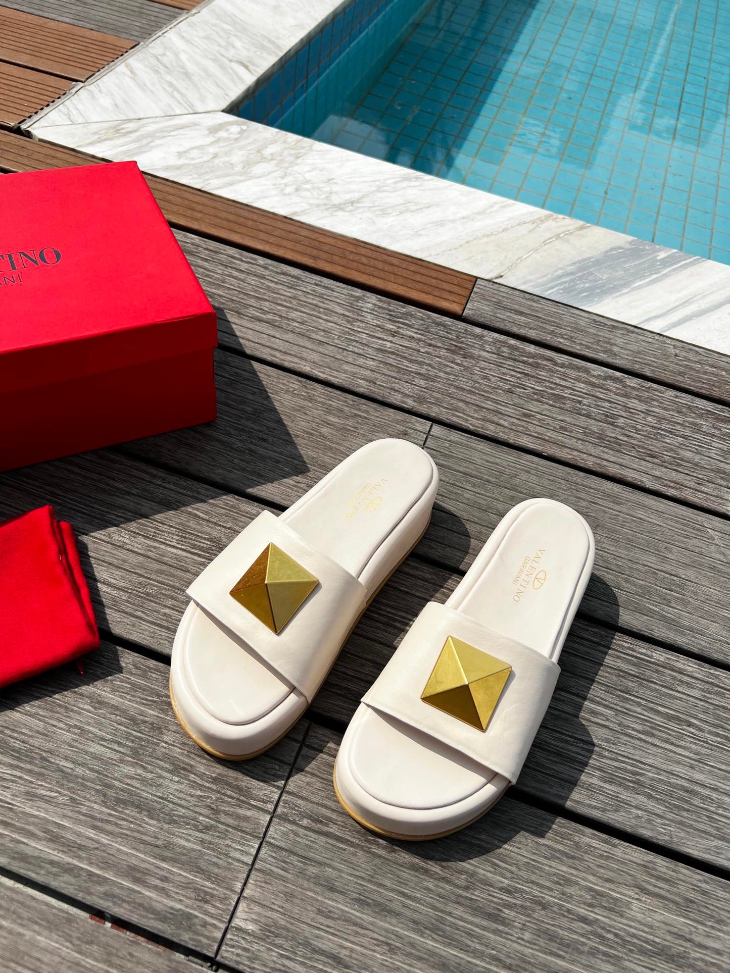 One Stud Slides