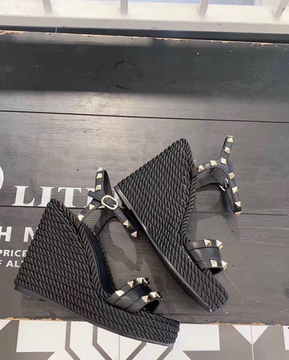 Rockstud Wedges