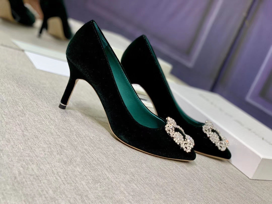 Hangisi Velvet Pumps