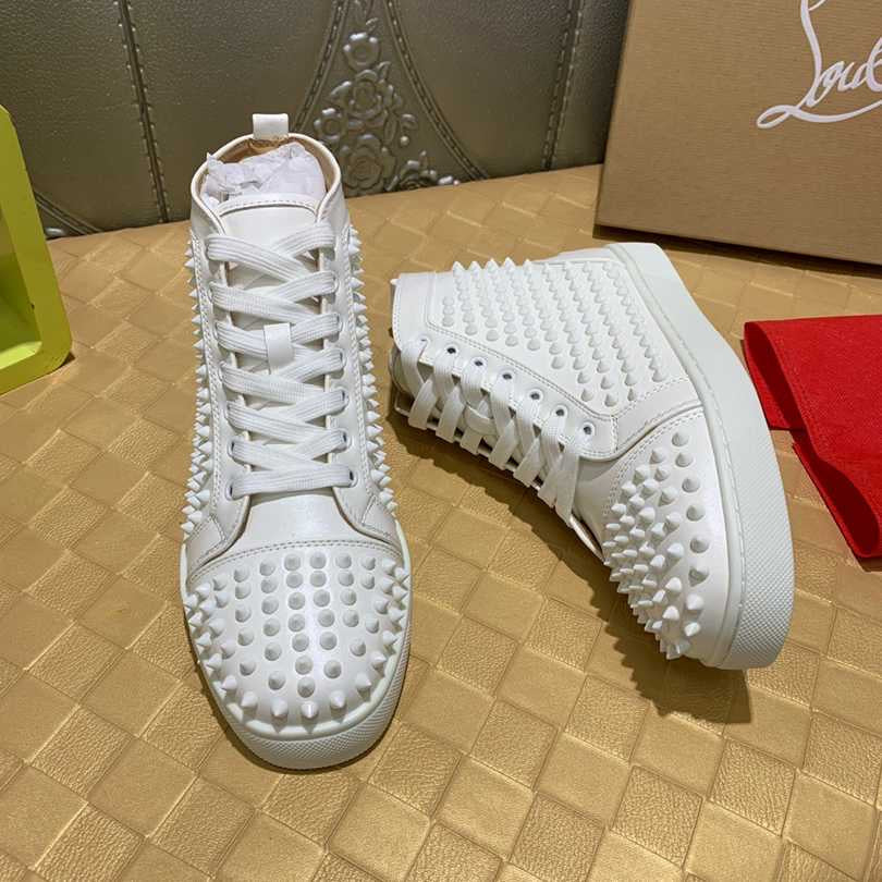 Louis Spikes Womens