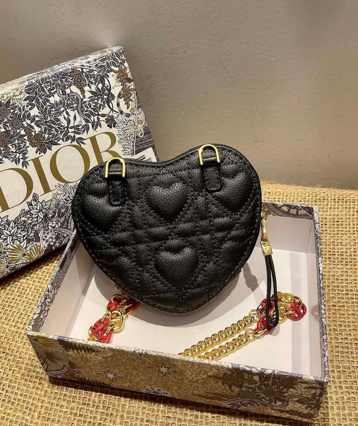 Amour Caro Pouch