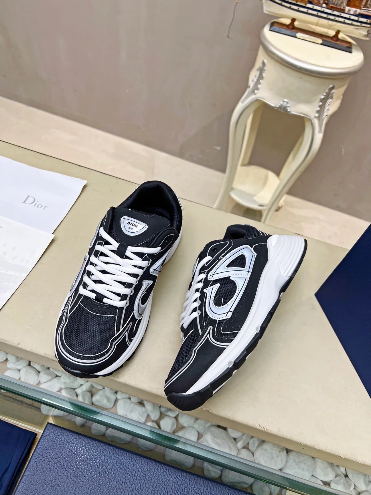 B30 Sneaker