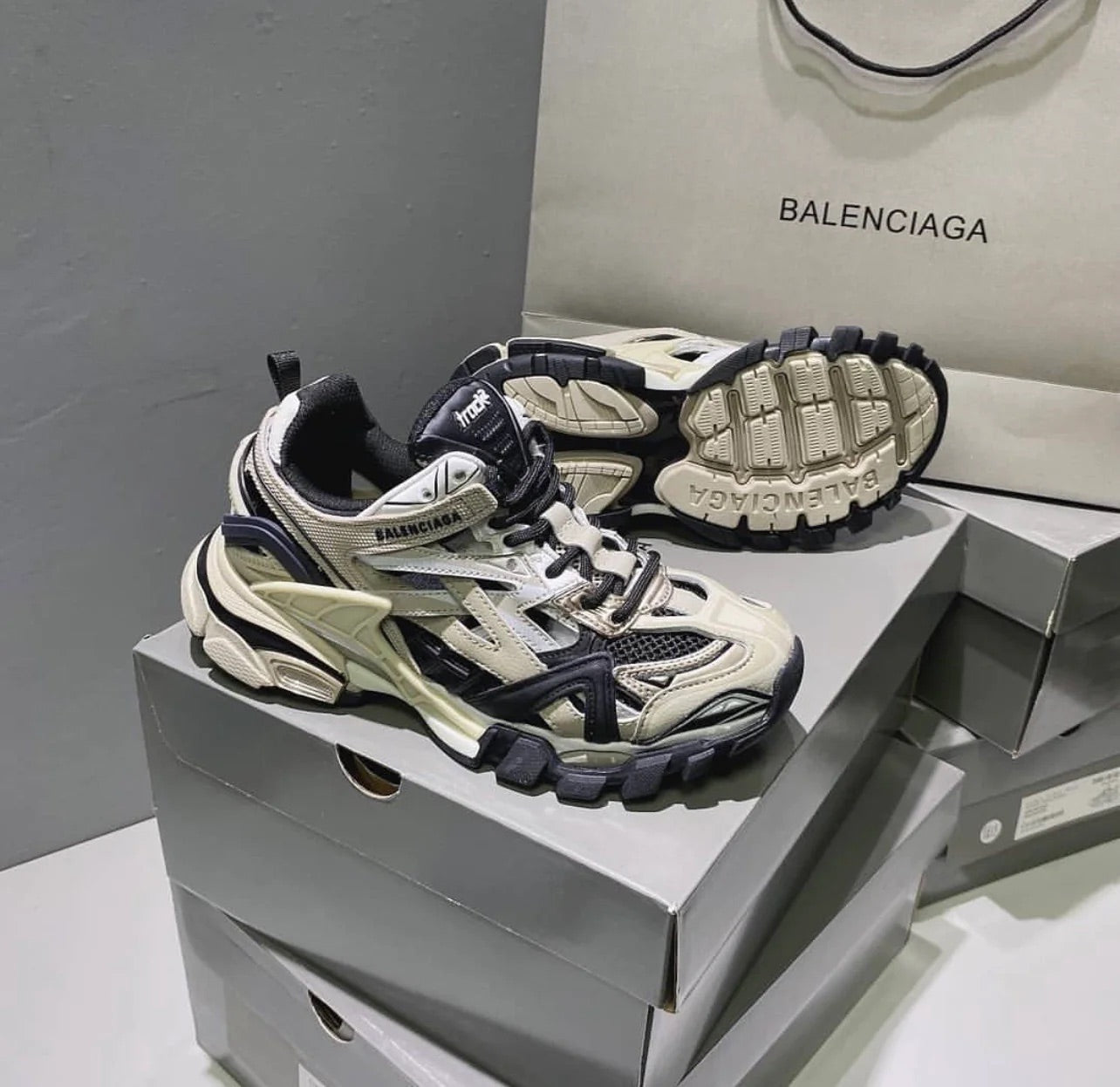 Track 2.0 Trainers