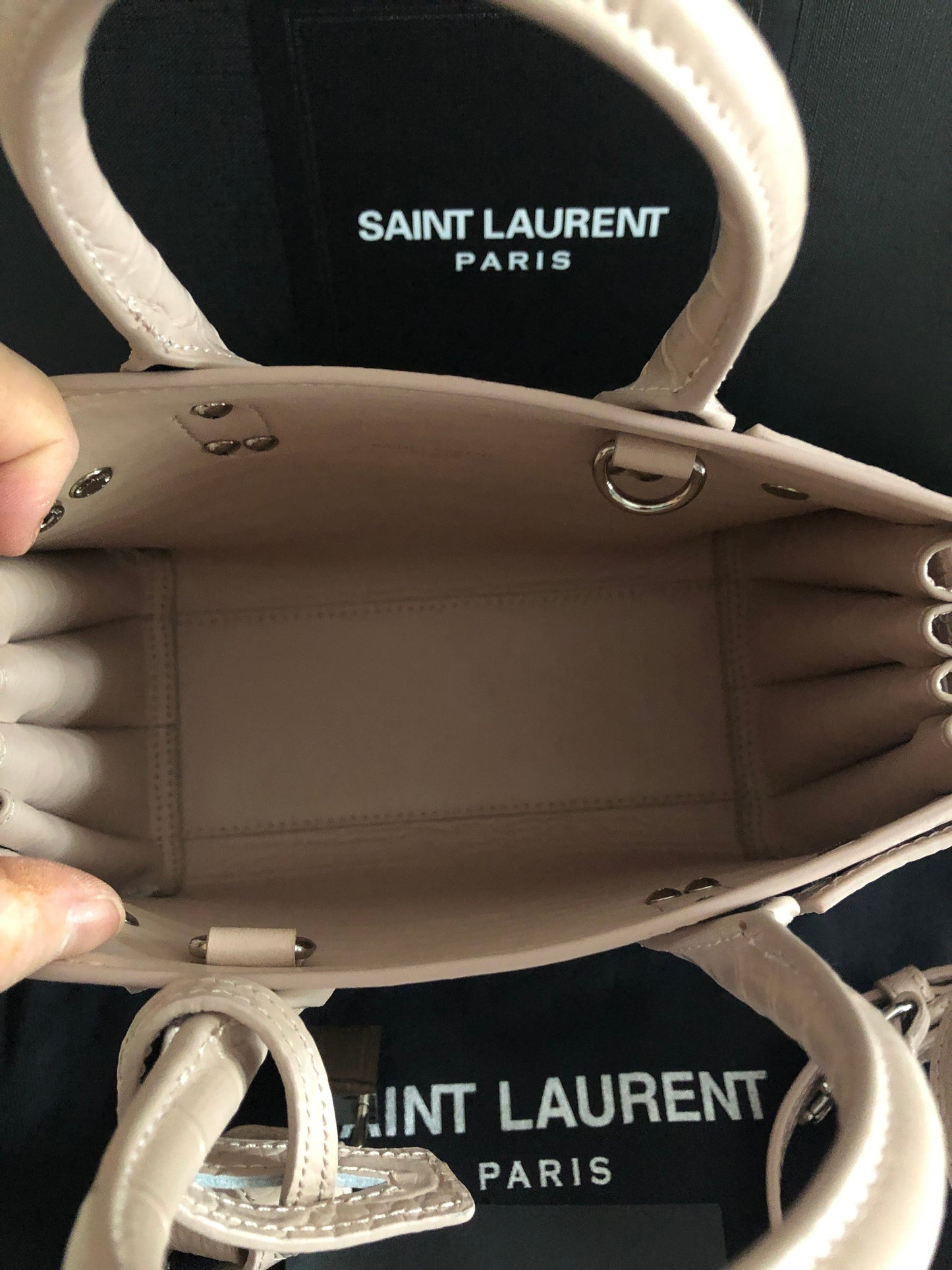 Sac De Jour Embossed