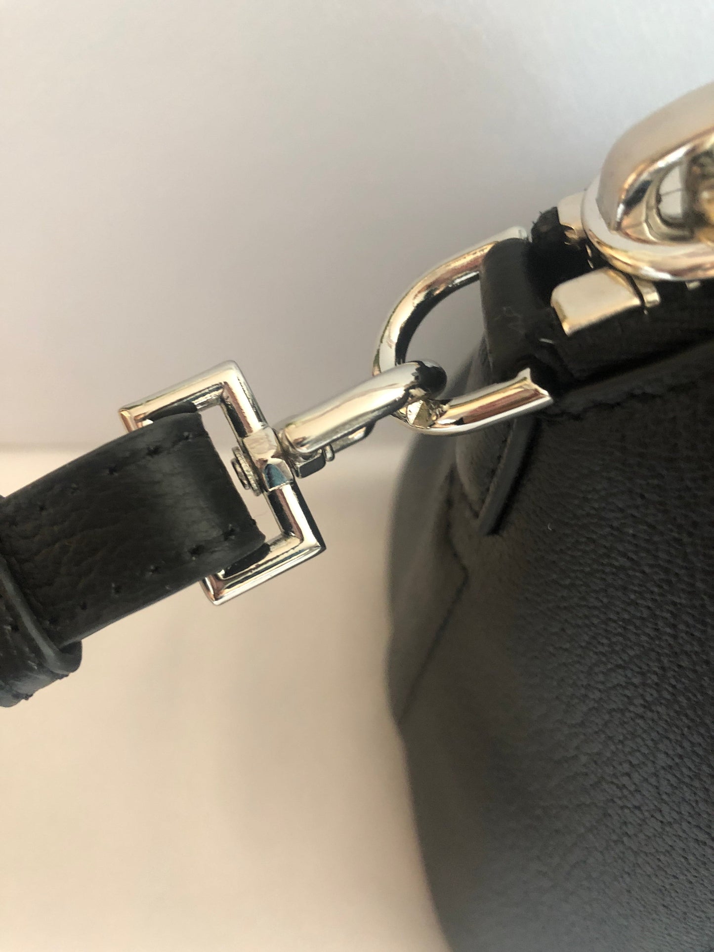 Antigona Grained Leather