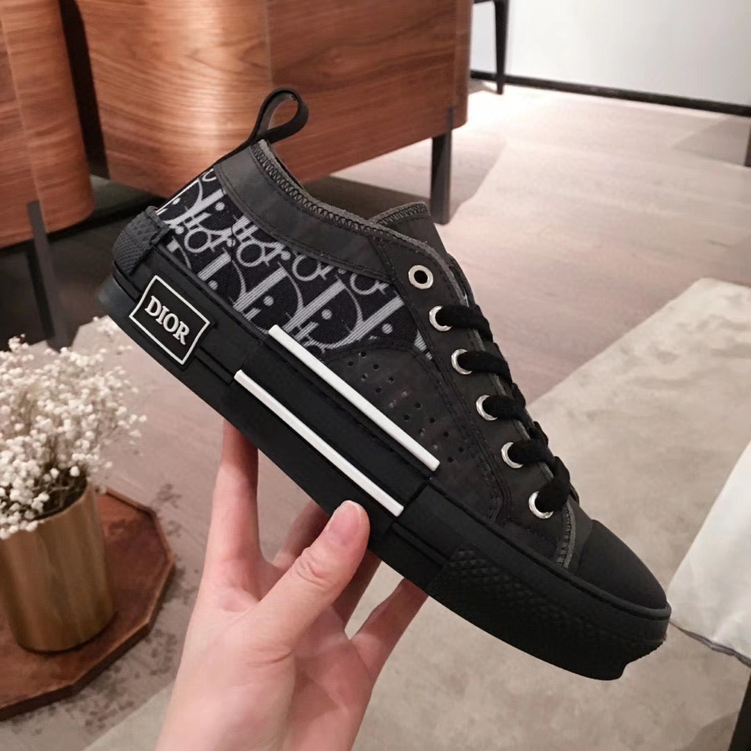 B23 Oblique Black Sneaker