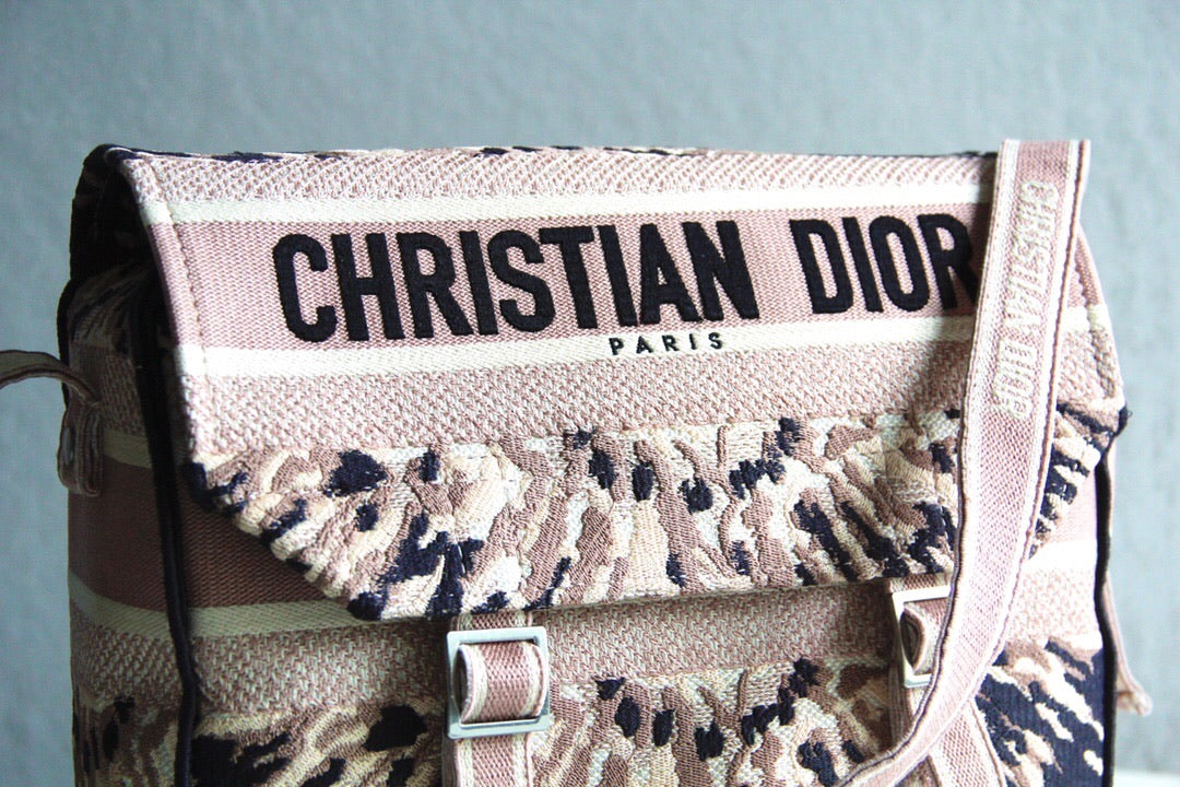Embroidered Messenher