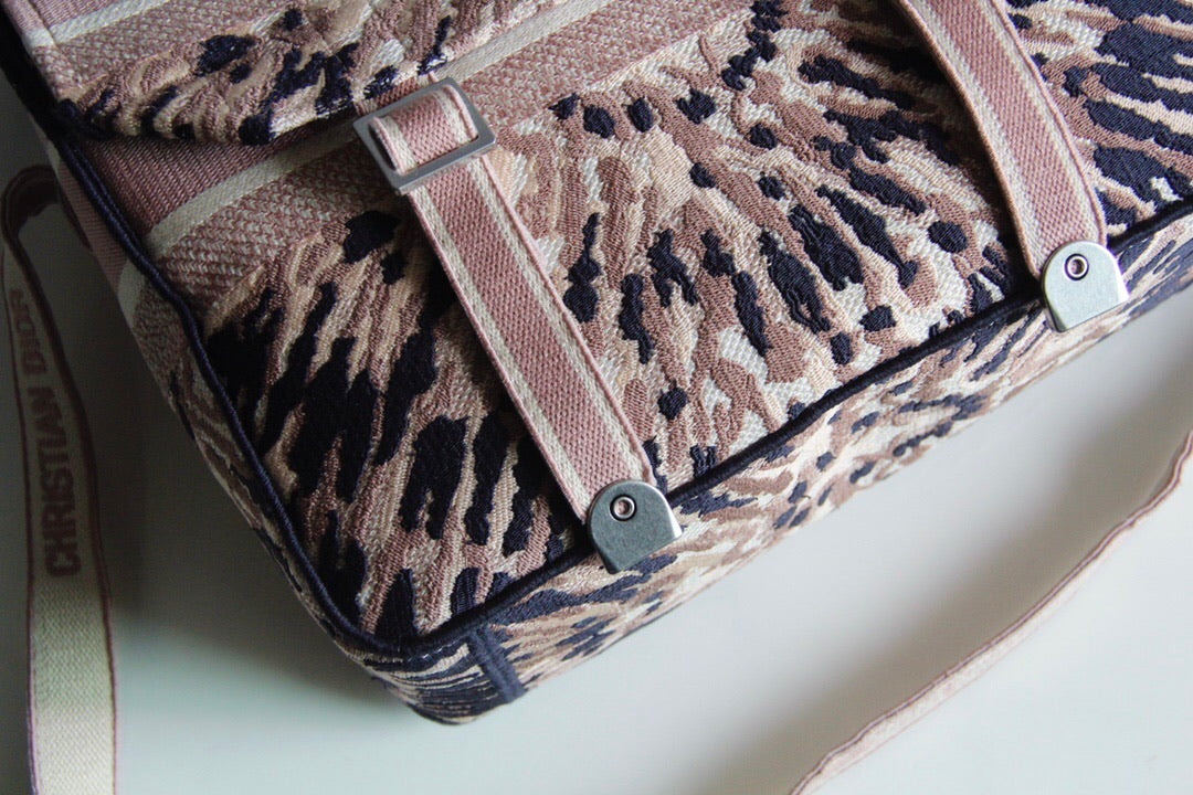 Embroidered Messenher