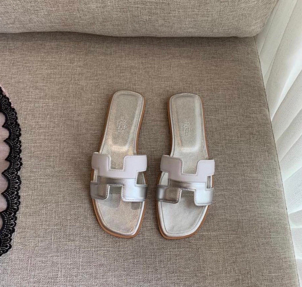 Oran Split Sandals