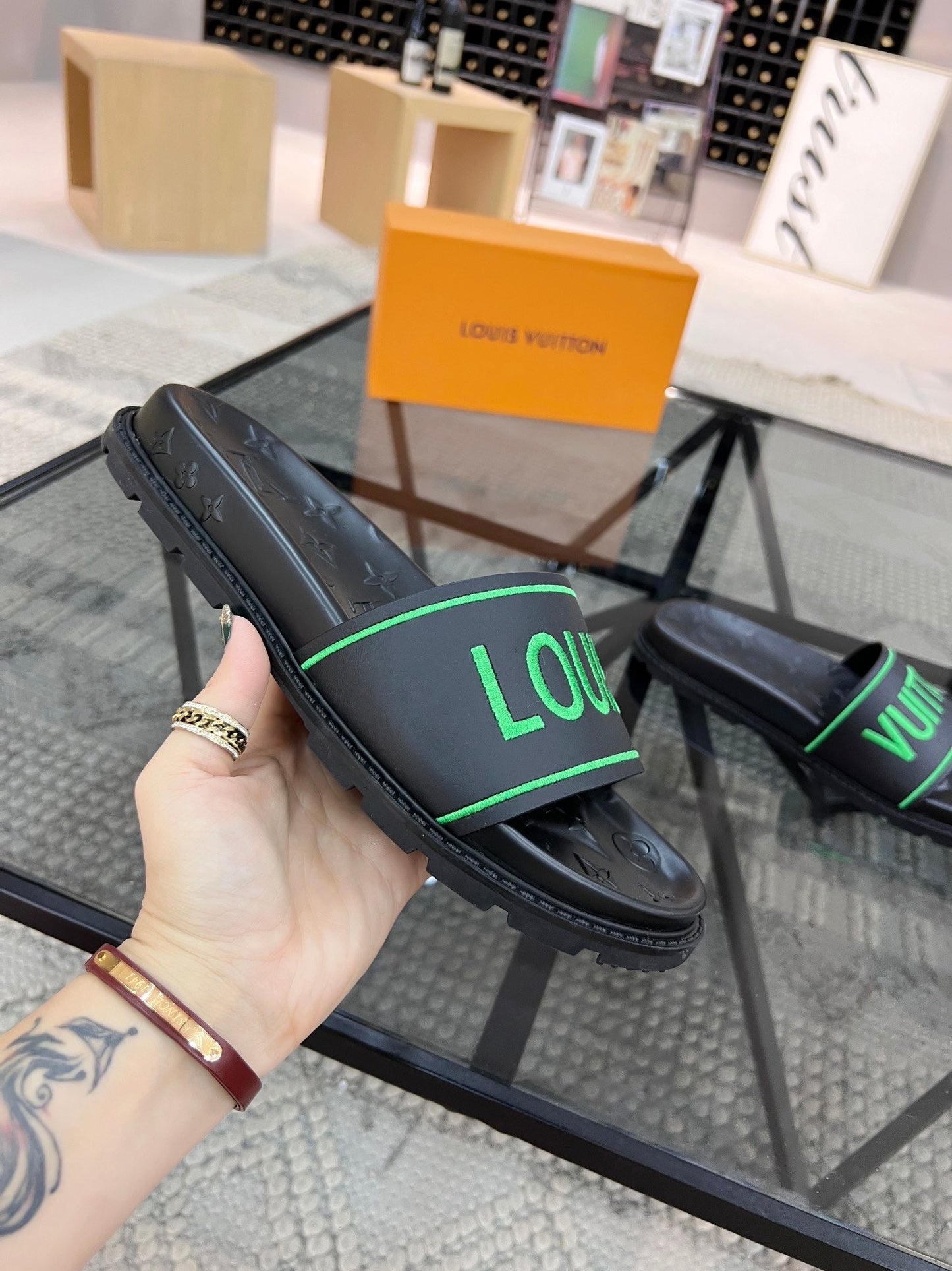 Logo Slides