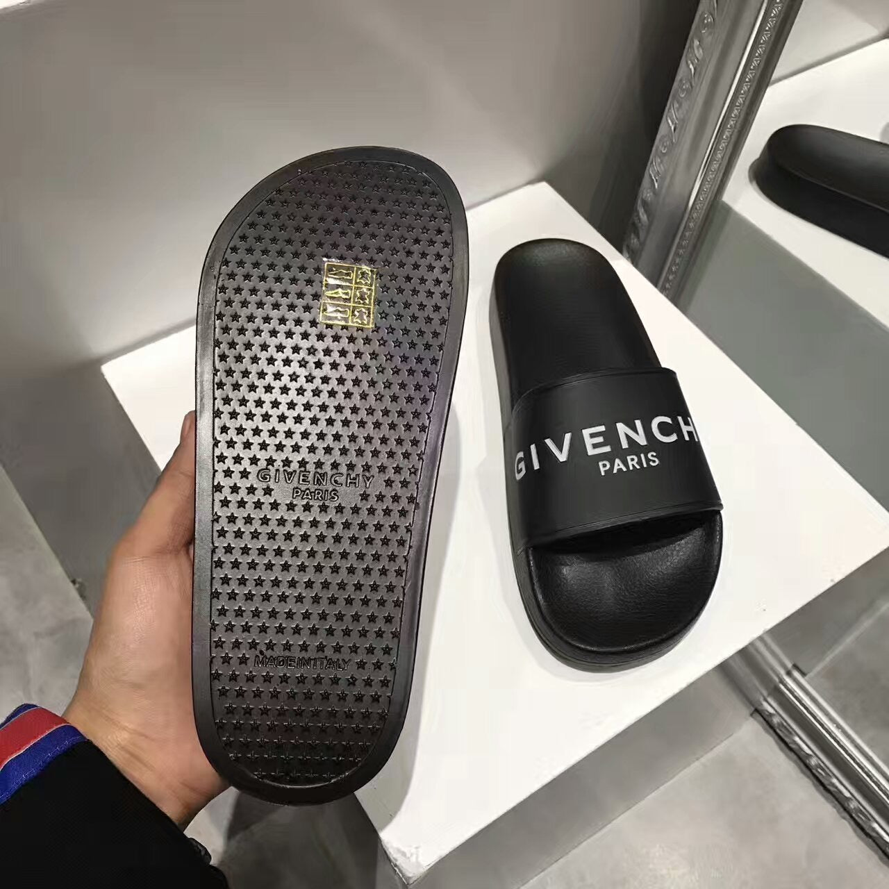 Logo Slides