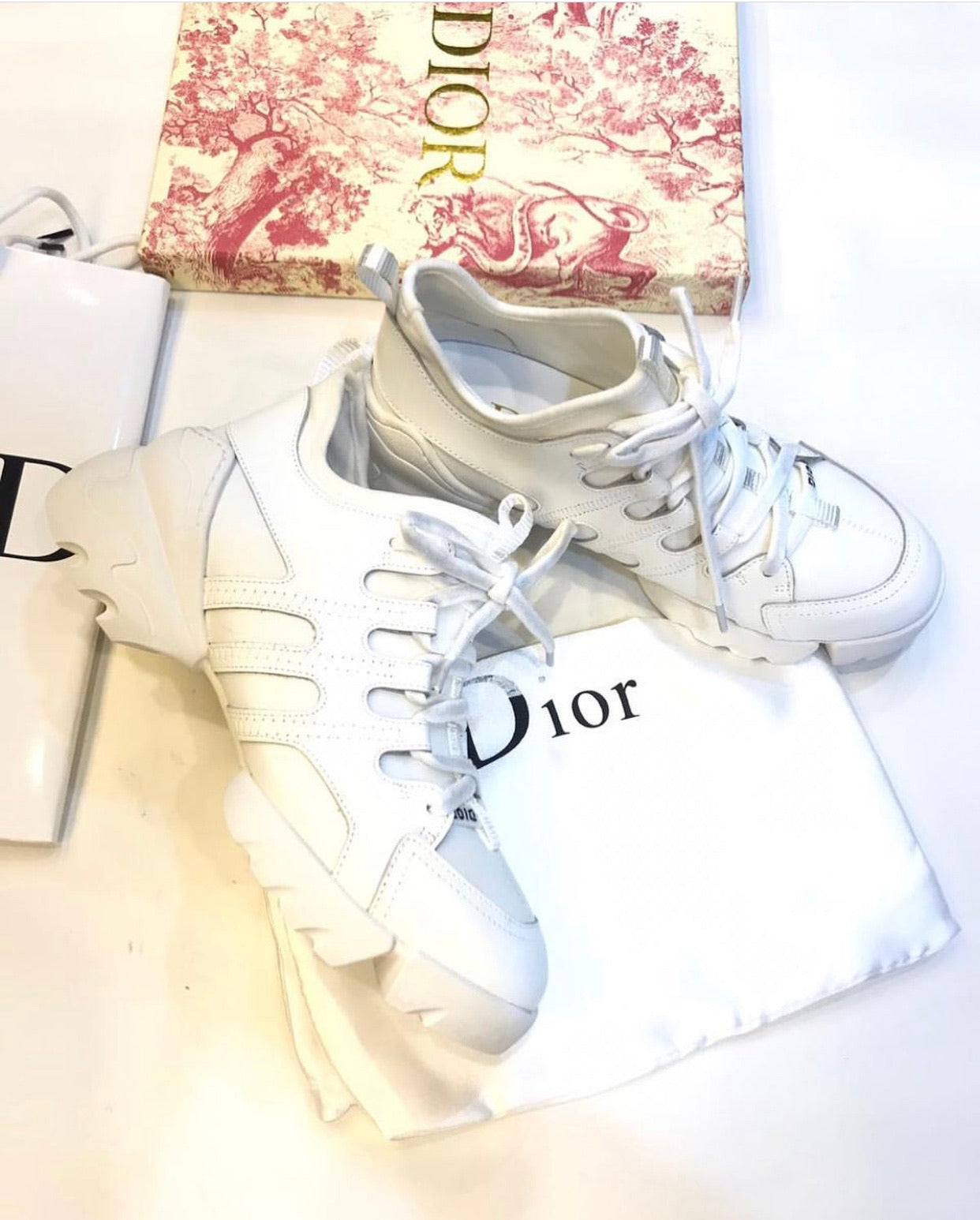 D Connect Sneaker