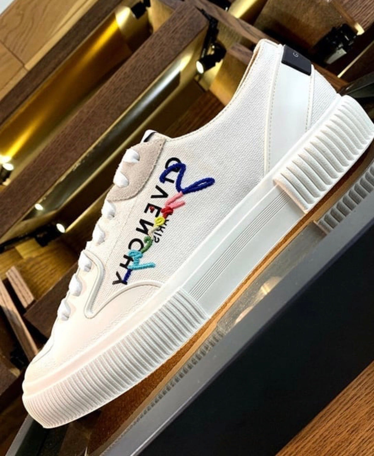 Canvas Sneaker
