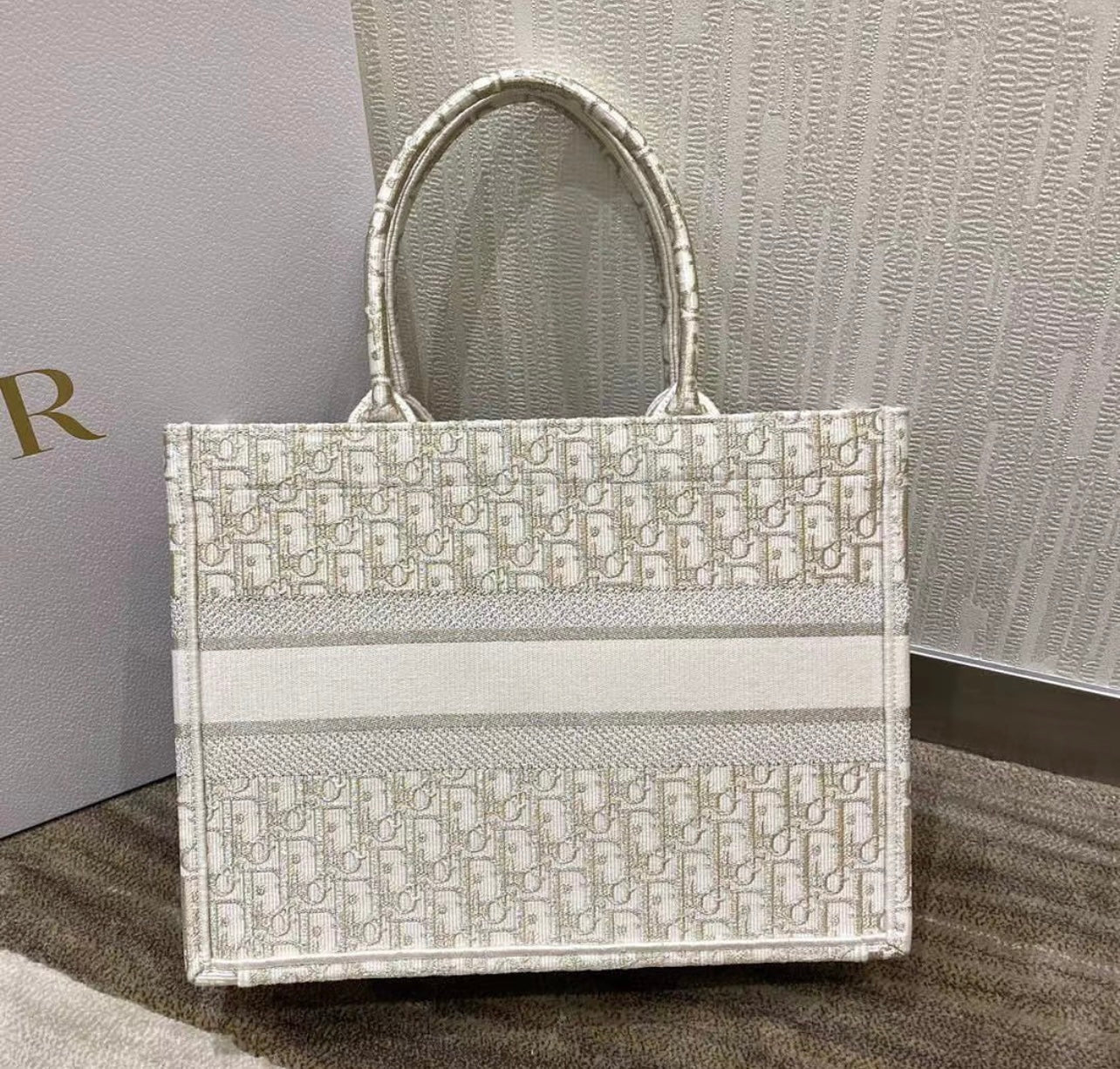 Medium Book Tote