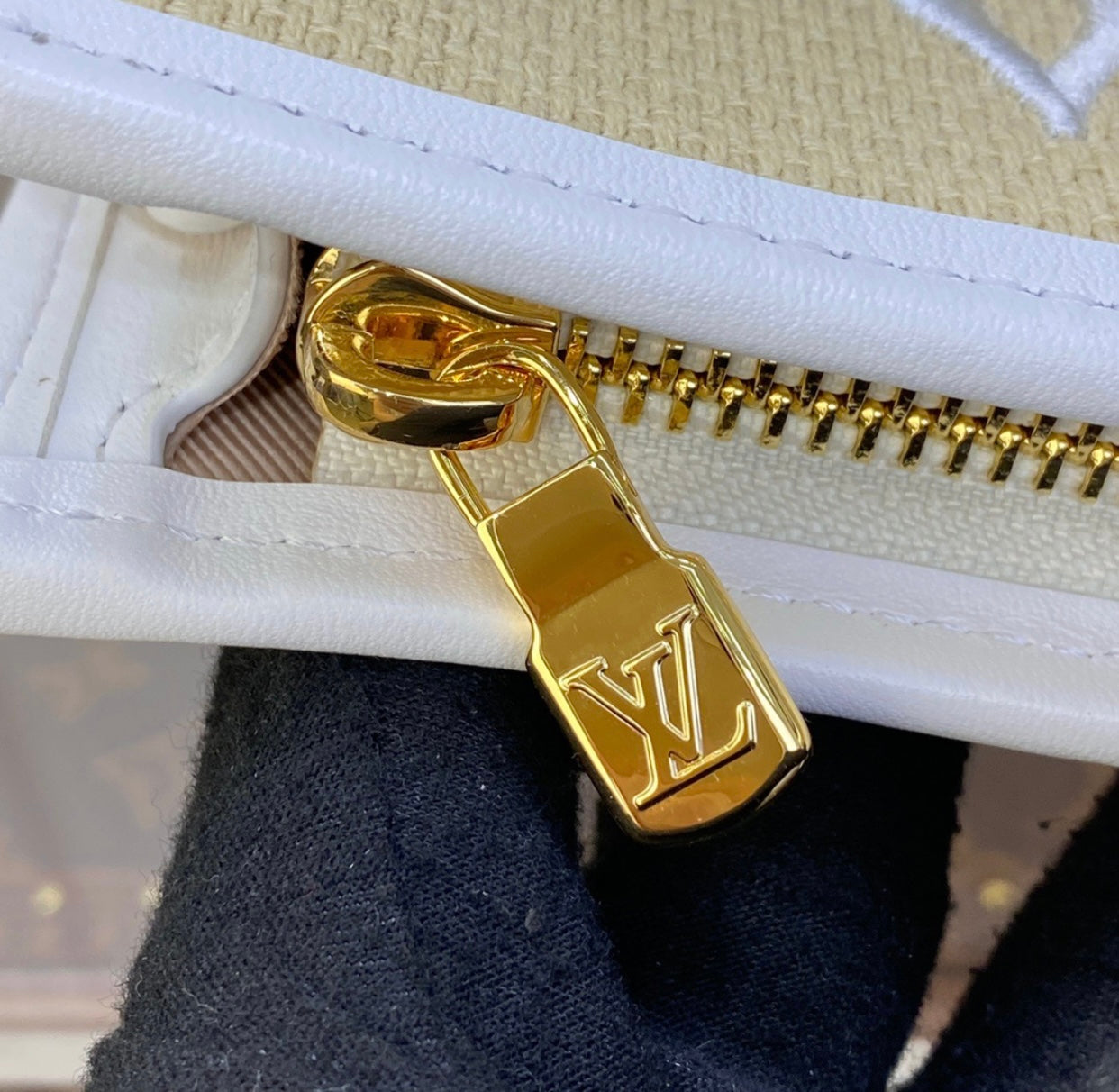 Pouch on Chain