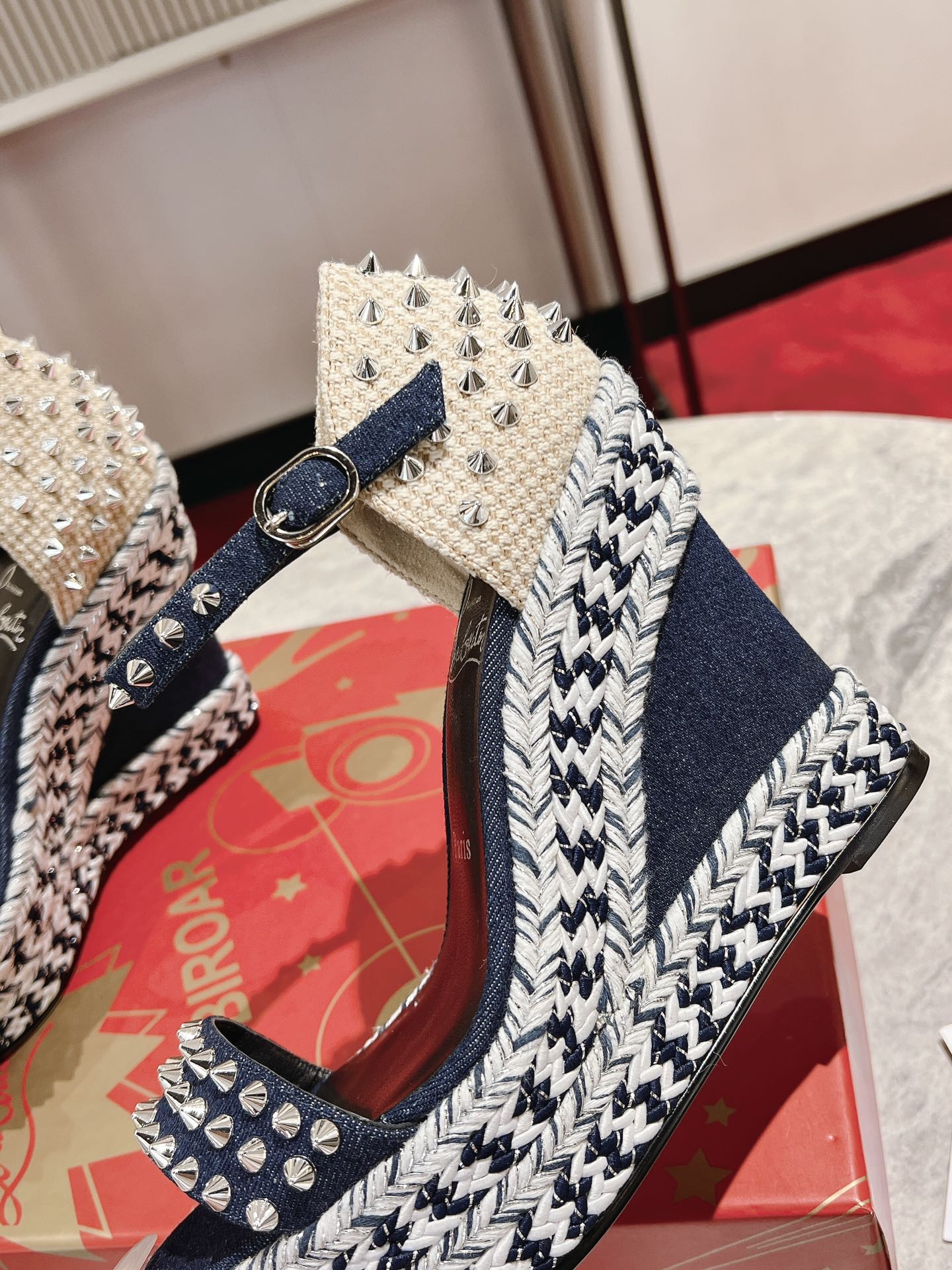 Madmonica Wedges