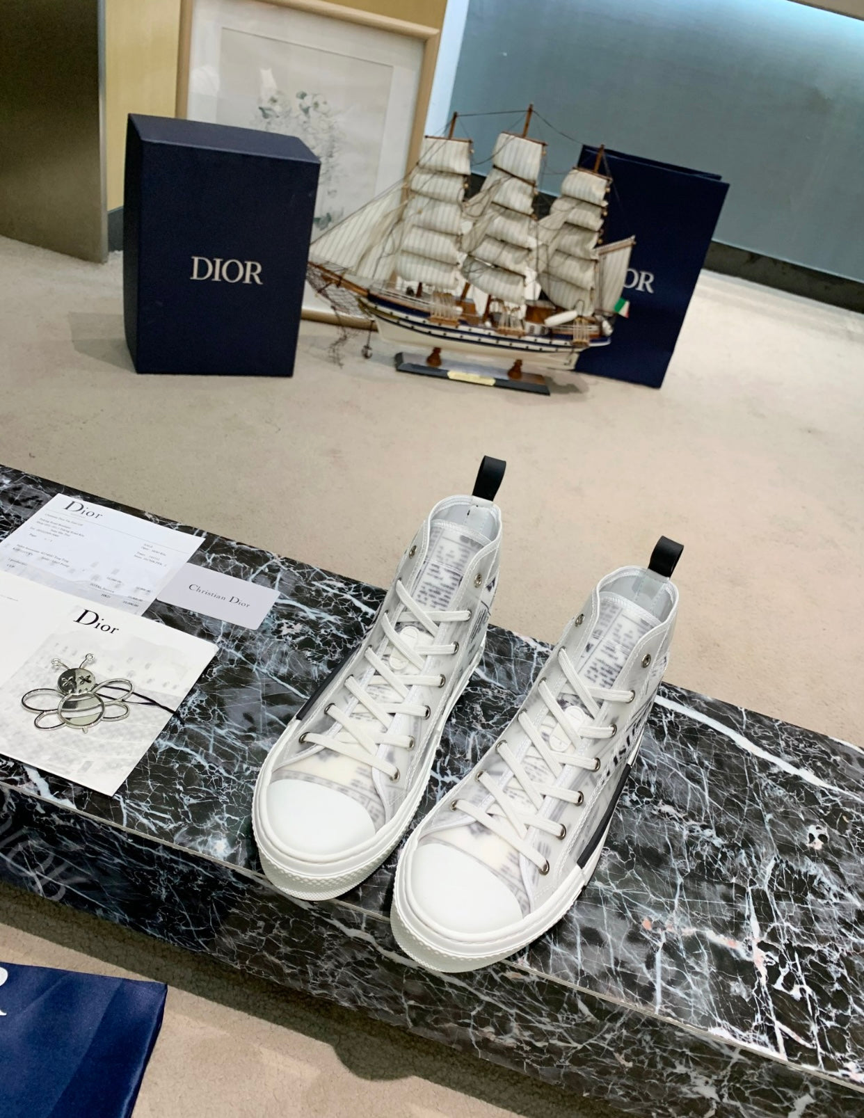 B23 Sneaker