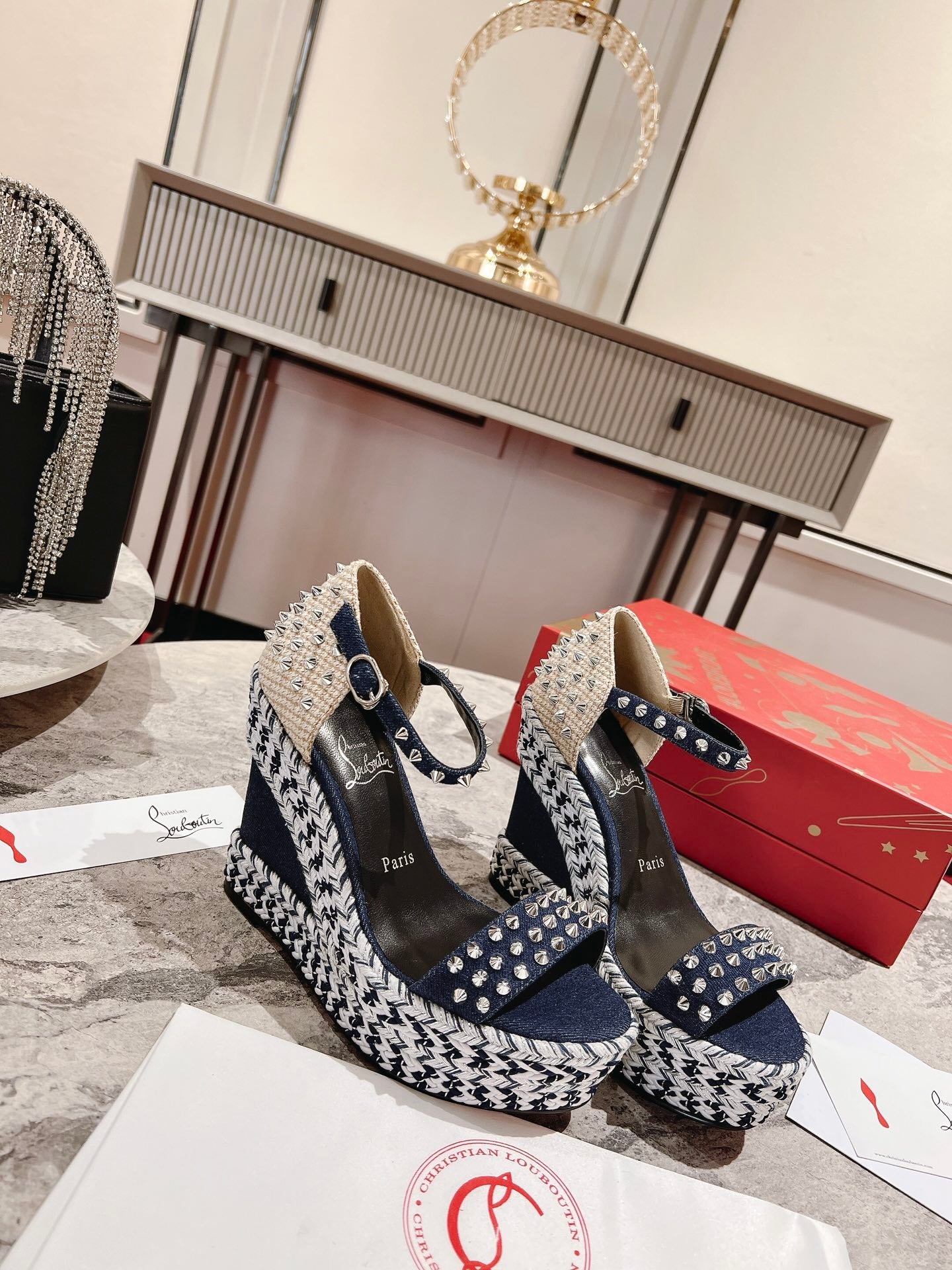 Madmonica Wedges