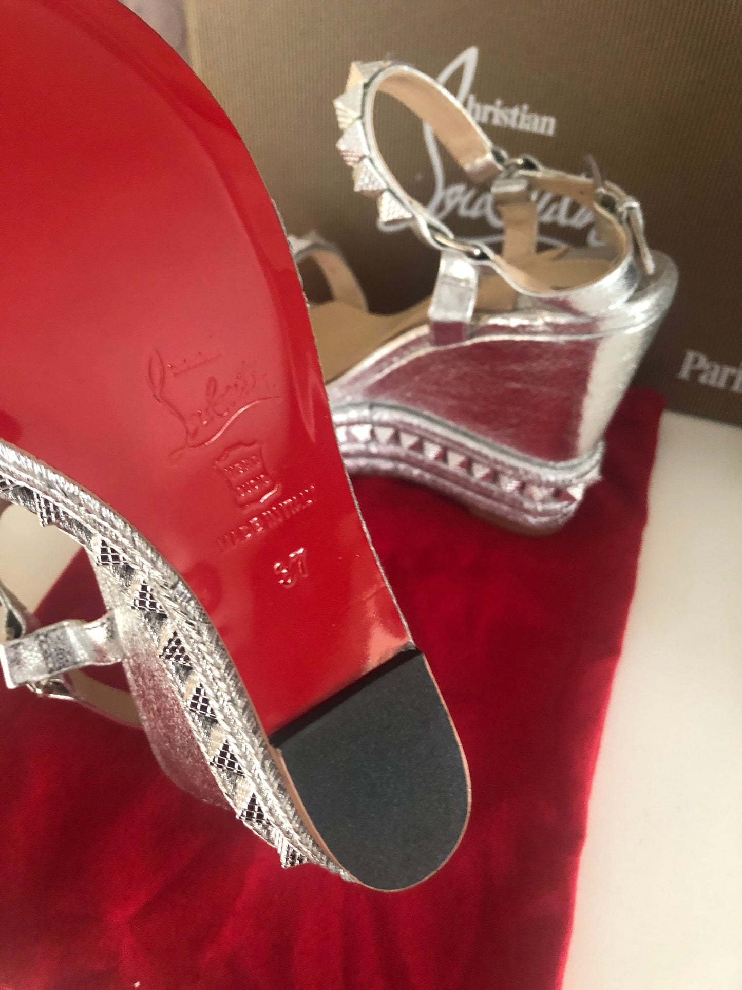 Stud Wedges