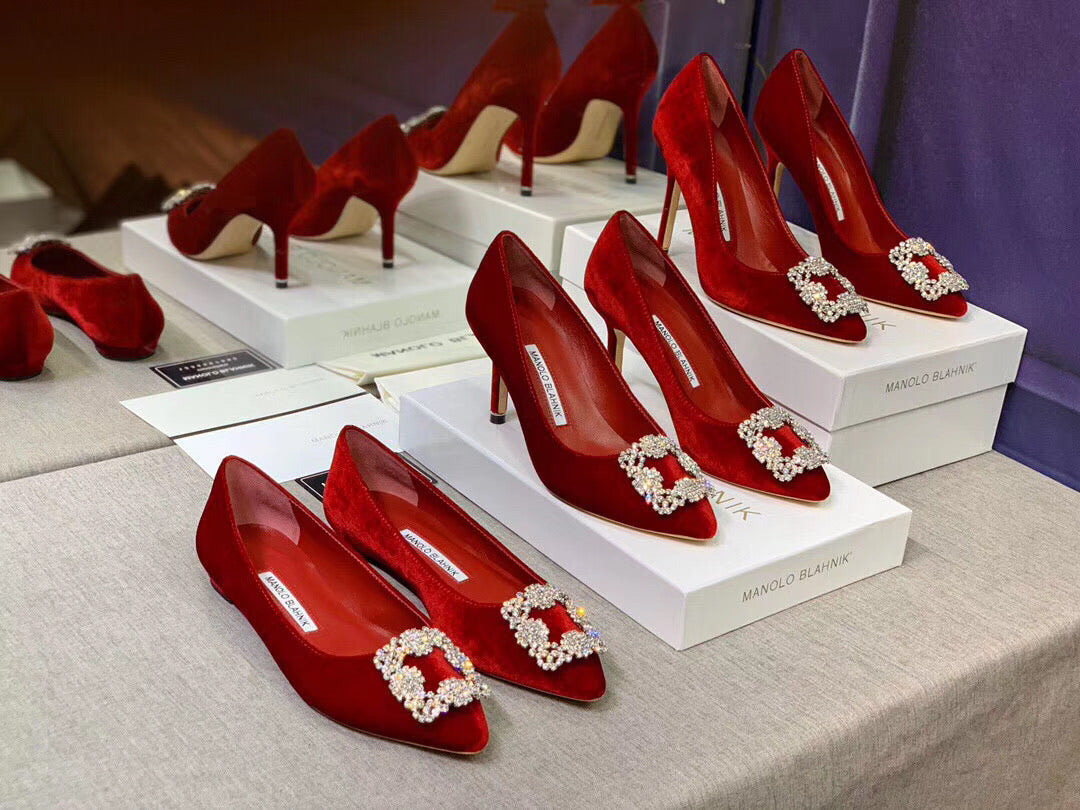 Hangisi Velvet Pumps
