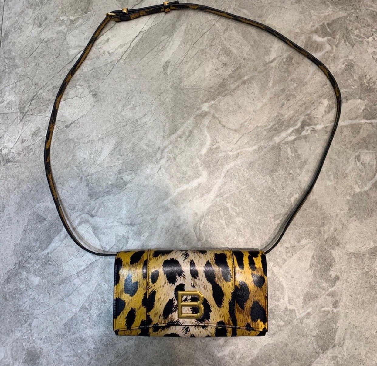 Hourglass WOC