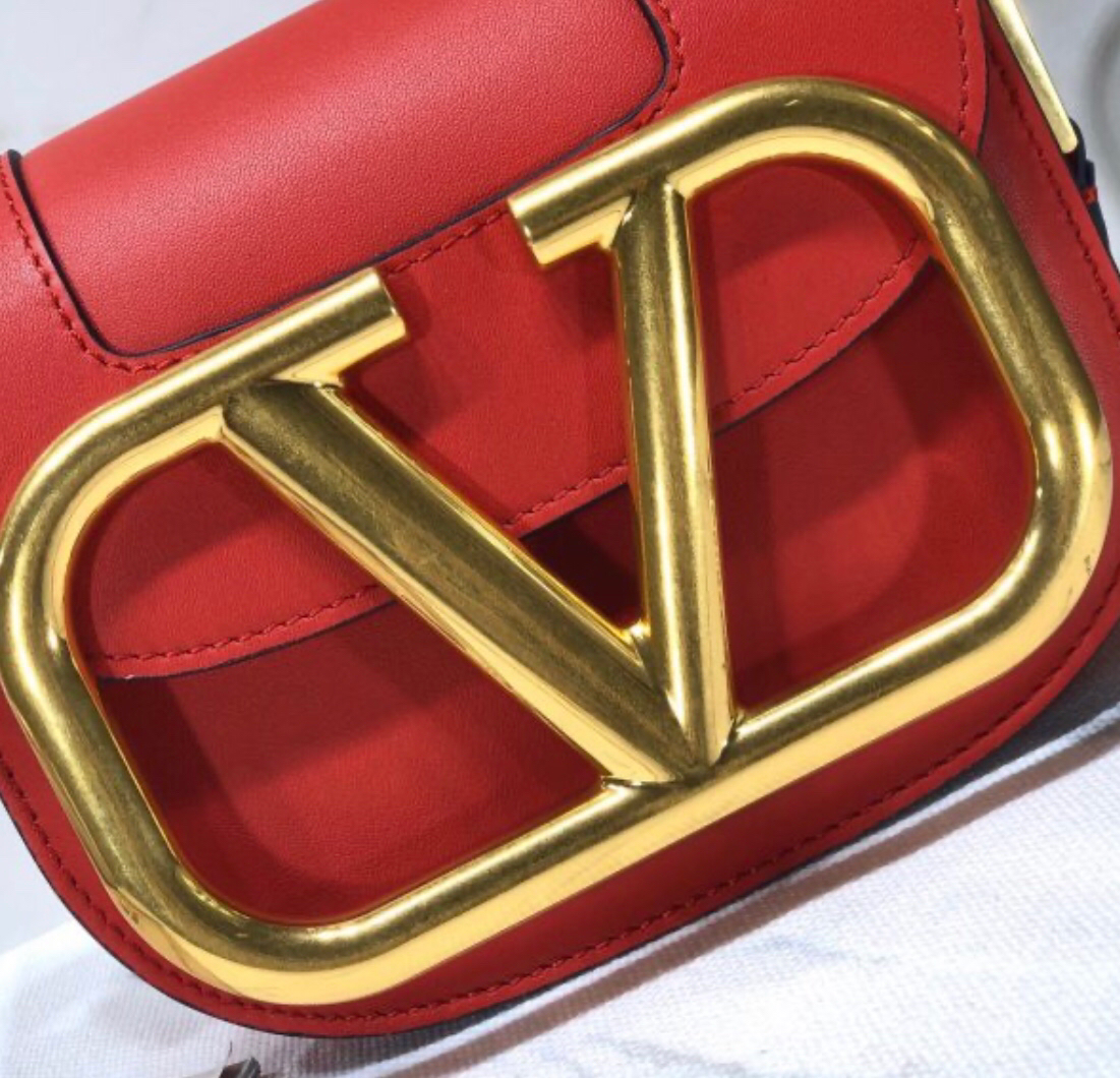 Supervee Small Crossbody