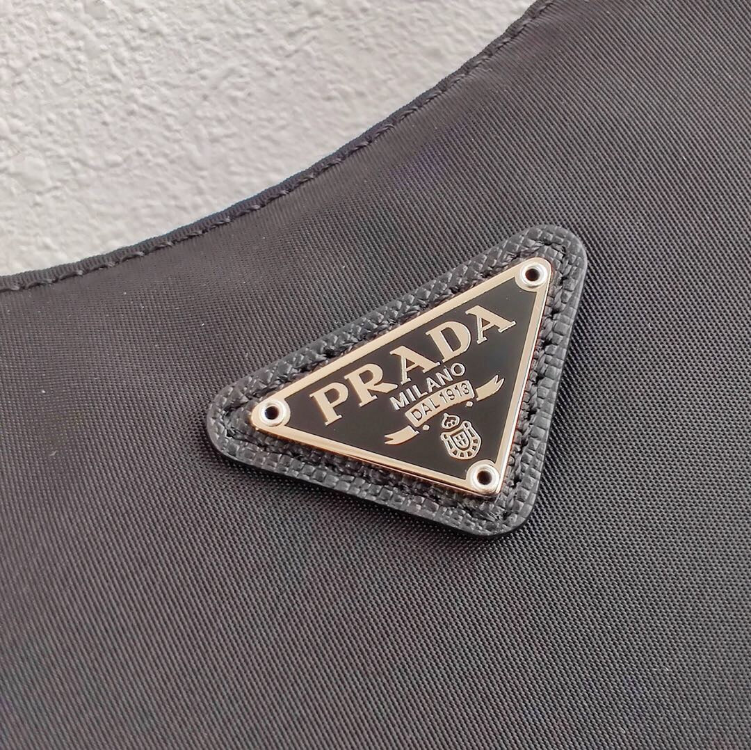 Re-Edition Shoulder Bag