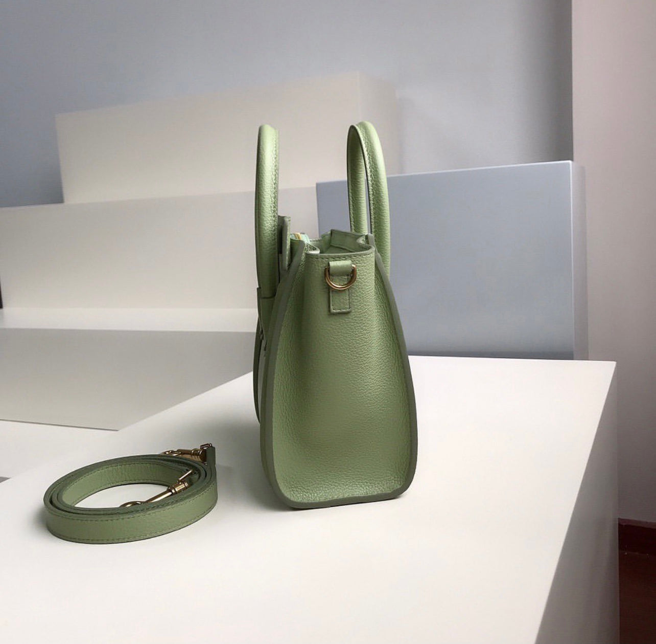 Nano Luggage