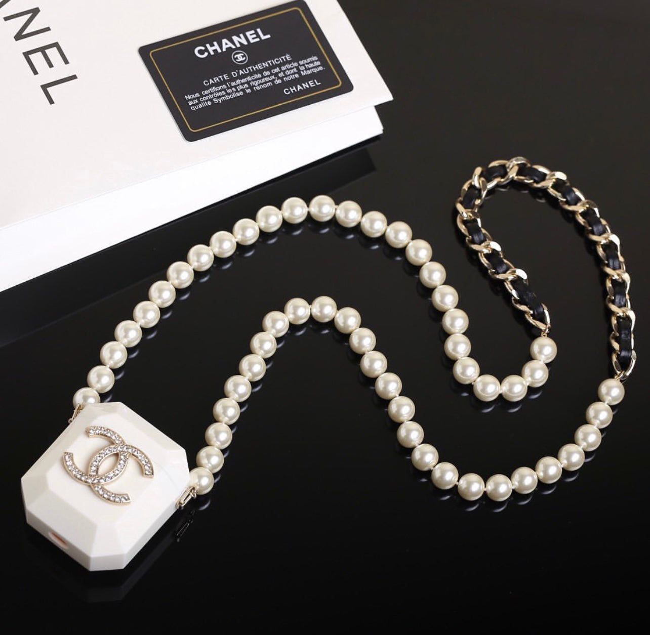 Pearl AirPod Case