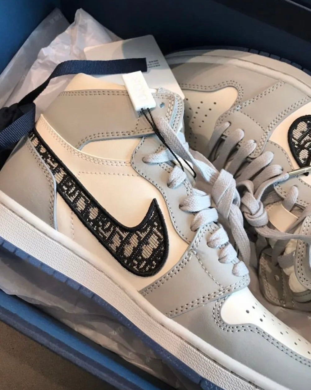 CD AJ1 Sneaker